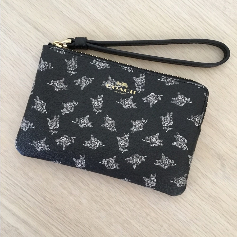🌸Coach Calico Peony Print Leather Wristlet NWT.